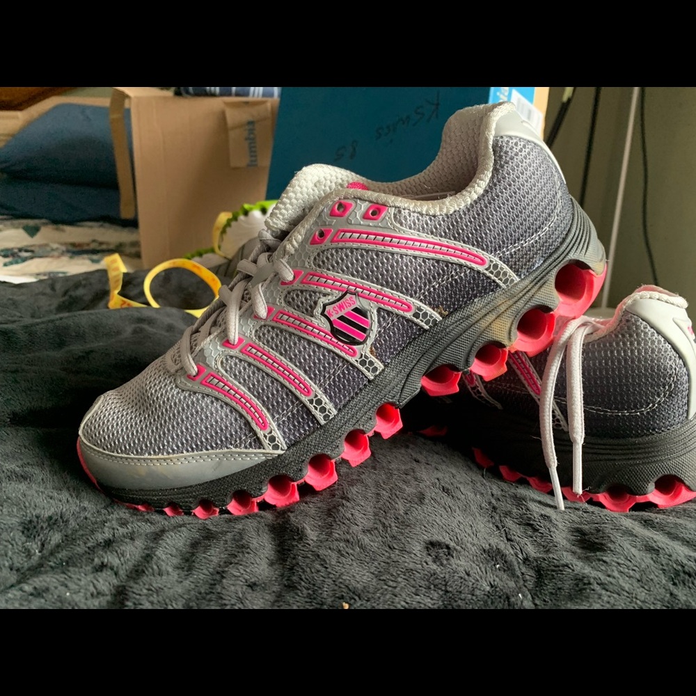 K Swiss womens running sneakers. Never worn